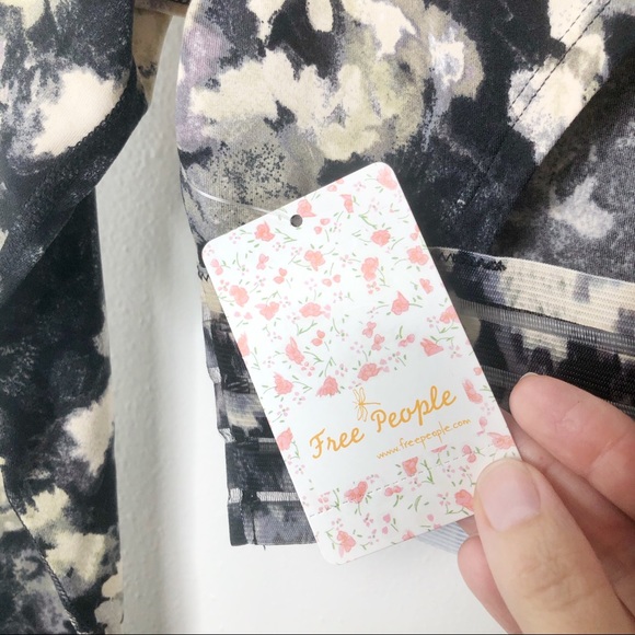 FREE PEOPLE IDRIS PRINTED LONG SLEEVE TOP - Picture 11 of 13